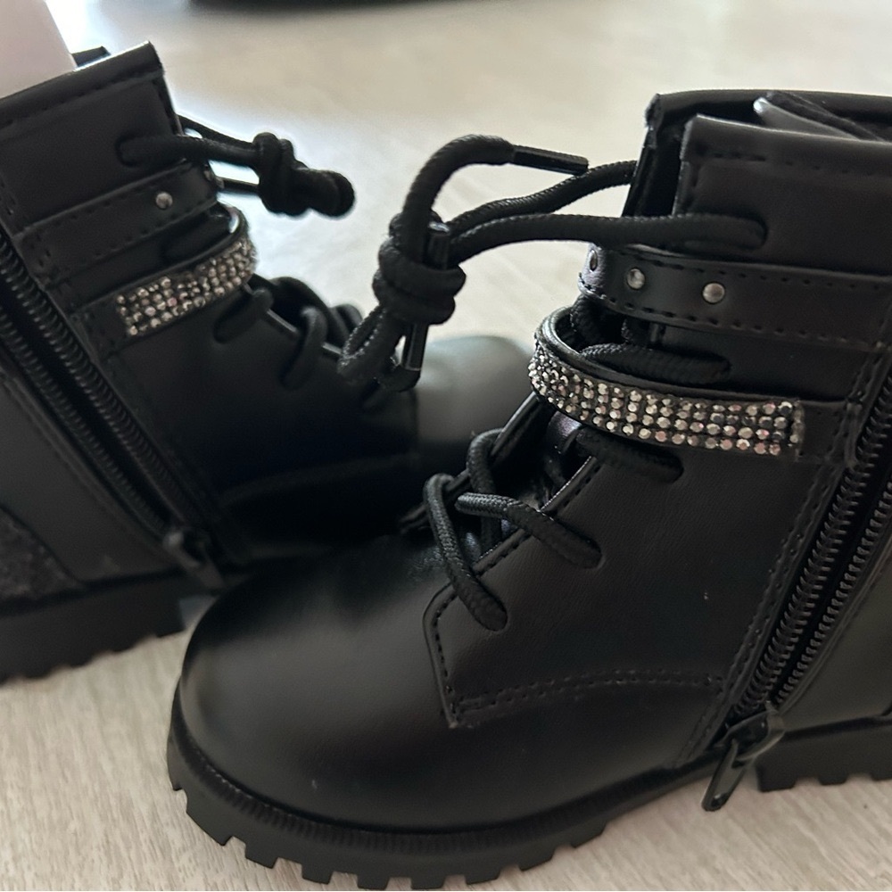 Brand new never worn children’s casual boot